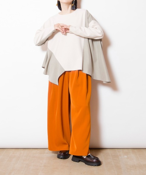 OSMOSIS（オズモーシス）の「アシンメトリー切替フレアープルオーバー（Tシャツ/カットソー・レディース・アイボリー/ブラック/グレー/ブルー・ONE SIZE）」の18枚目の写真