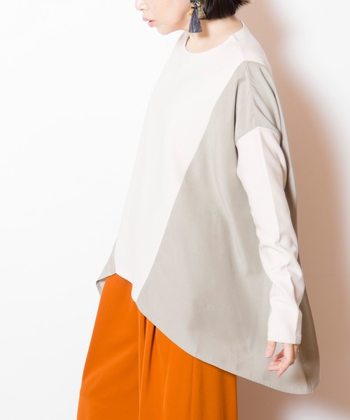 OSMOSIS（オズモーシス）の「アシンメトリー切替フレアープルオーバー（Tシャツ/カットソー・レディース・アイボリー/ブラック/グレー/ブルー・ONE SIZE）」の22枚目の写真