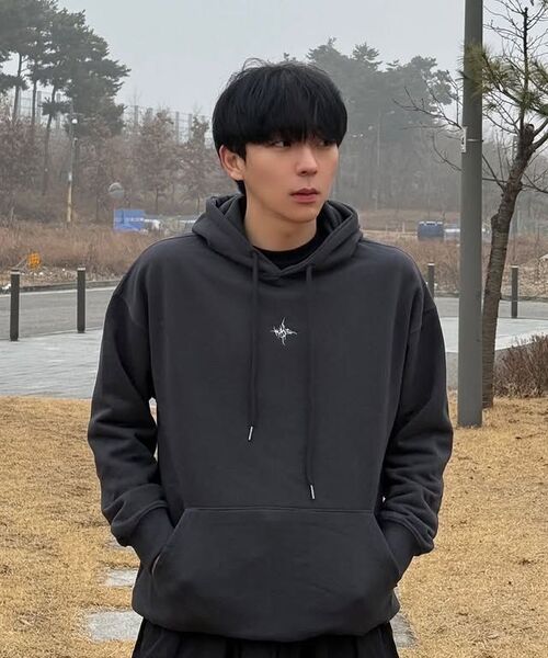 MASSNOUN(マスノウン)の「トゥイッグロゴオーバーサイズフードパーカーMFFHD001-DG(パーカー・レディース・その他・LARGE/MEDIUM)」の10枚目の写真