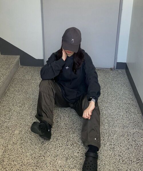 MASSNOUN(マスノウン)の「トゥイッグロゴオーバーサイズフードパーカーMFFHD001-DG(パーカー・レディース・その他・LARGE/MEDIUM)」の19枚目の写真