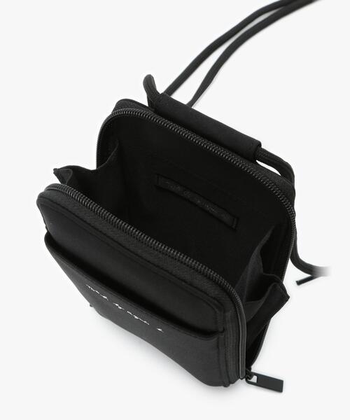 To b. by agnes b.（トゥービーバイアニエスベー）の「ロゴ マルチポシェット（ショルダーバッグ・レディース・ブラック・FREE）」の4枚目の写真