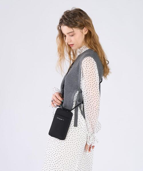 To b. by agnes b.（トゥービーバイアニエスベー）の「ロゴ マルチポシェット（ショルダーバッグ・レディース・ブラック・FREE）」の8枚目の写真