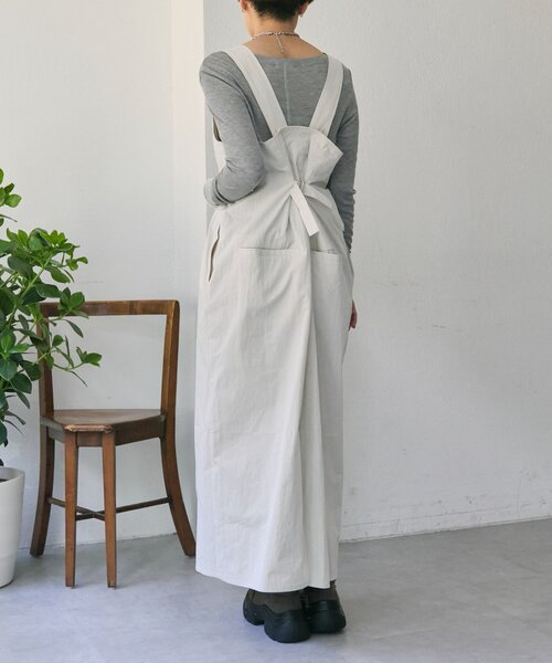 ear PAPILLONNER（イアパピヨネ）の「ラップサロペットワンピース【SUM1 STYLE】（シャツワンピース・レディース・ブラック/ライトグレー・FREE）」の10枚目の写真