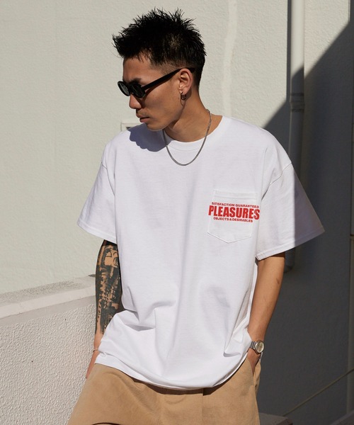 PLEASURES（プレジャー）の「PLEASURES/プレジャーズ ワンポイントロゴ ワイドシルエット クルーネックTシャツ 2026年春夏（Tシャツ/カットソー・メンズ・ブラック/ホワイト・L/XL）」の19枚目の写真