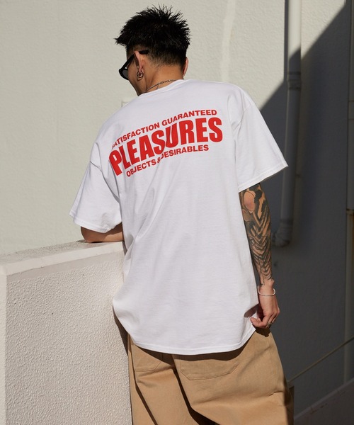 PLEASURES（プレジャー）の「PLEASURES/プレジャーズ ワンポイントロゴ ワイドシルエット クルーネックTシャツ 2026年春夏（Tシャツ/カットソー・メンズ・ブラック/ホワイト・L/XL）」の10枚目の写真