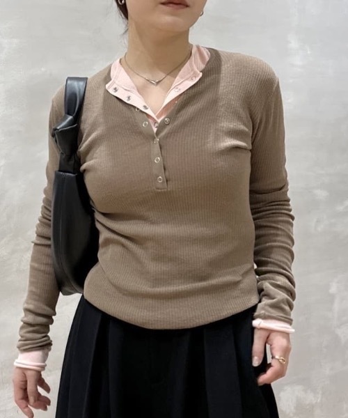 STYLEMIXER（スタイルミキサー）の「【ベストセラー】ヘンリーネックシアーニット（ニット/セーター・レディース・ベージュ/ネイビー/ホワイト/ピンク・FREE）」の2枚目の写真