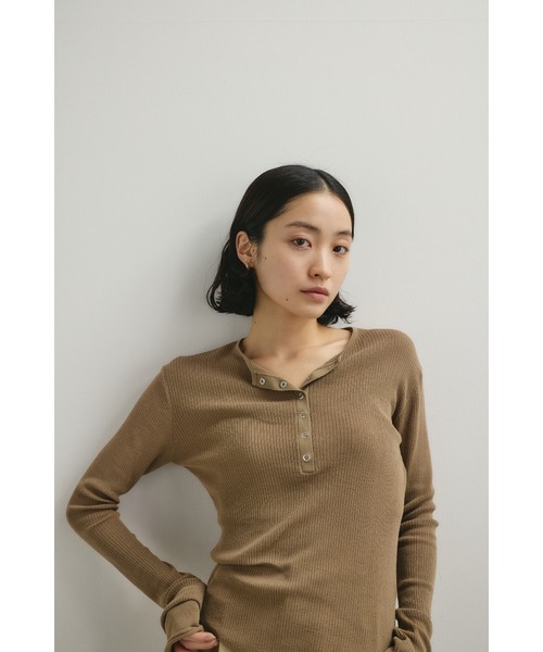 STYLEMIXER（スタイルミキサー）の「【ベストセラー】ヘンリーネックシアーニット（ニット/セーター・レディース・ベージュ/ネイビー/ホワイト/ピンク・FREE）」の18枚目の写真