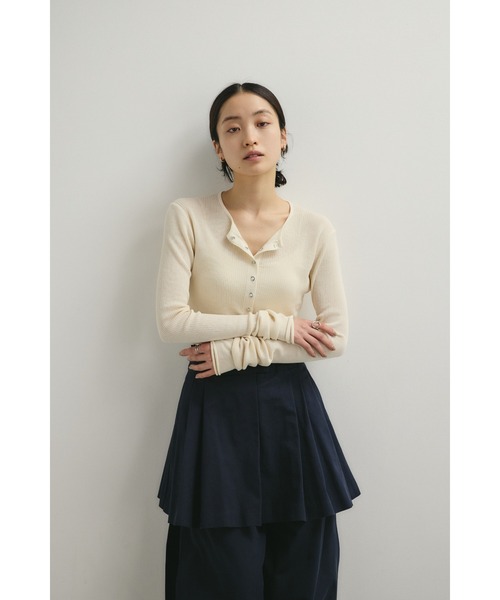 STYLEMIXER（スタイルミキサー）の「【ベストセラー】ヘンリーネックシアーニット（ニット/セーター・レディース・ベージュ/ネイビー/ホワイト/ピンク・FREE）」の5枚目の写真