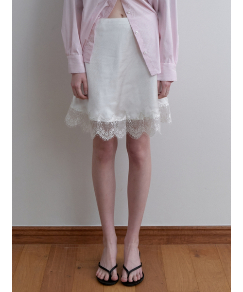 LOVE ME MONSTER(ラブミーモンスター)の「Vintage Lace Satin Midi Skirt_White (L251MSK020)(スカート・レディース・その他・M/S)」の1枚目の写真