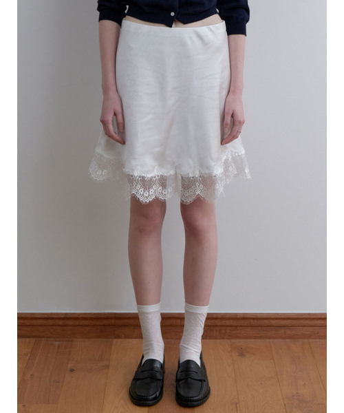 LOVE ME MONSTER(ラブミーモンスター)の「Vintage Lace Satin Midi Skirt_White (L251MSK020)(スカート・レディース・その他・M/S)」の2枚目の写真