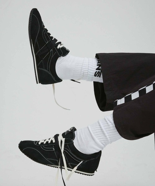 VANS（バンズ）の「PREMIUM スーパーロープロ トレーナー / LX SLP Trainer PIG SUEDE BLACK VN000Z9RCJK1（スニーカー・メンズ・ブラック・6/11.5/11/5.5/5/4.5/4/10.5/10/9.5/9/8.5/8/7.5/7/6.5）」の8枚目の写真