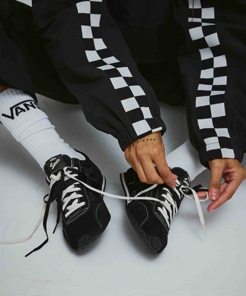 VANS（バンズ）の「PREMIUM スーパーロープロ トレーナー / LX SLP Trainer PIG SUEDE BLACK VN000Z9RCJK1（スニーカー・メンズ・ブラック・6/11.5/11/5.5/5/4.5/4/10.5/10/9.5/9/8.5/8/7.5/7/6.5）」の10枚目の写真