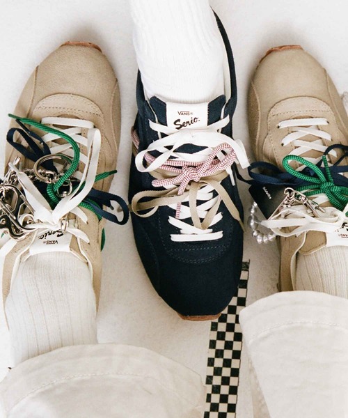 VANS（バンズ）の「PREMIUM スーパーロープロ トレーナー / LX SLP Trainer PIG SUEDE BLACK VN000Z9RCJK1（スニーカー・メンズ・ブラック・6/11.5/11/5.5/5/4.5/4/10.5/10/9.5/9/8.5/8/7.5/7/6.5）」の11枚目の写真