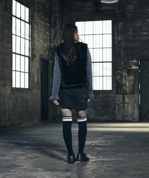 NIKE(ナイキ)の「ナイキ スポーツウェア フェニックス フリース ウィメンズ ハイウエスト スリム ミニ スカート / Nike Sportswear Phoenix Fleece Women's High-Waisted Slim Mini Skirt IQ1254-010 Black(スカート・レディース・ブラック・L/M/S/XS/XL)」の6枚目の写真
