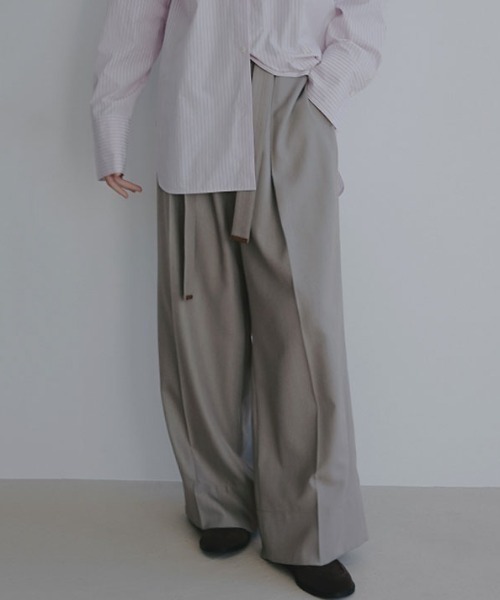 ETRE TOKYO(エトレトウキョウ)の「ベルテッドタックワイドパンツ(その他パンツ・レディース・オフホワイト/ブラック/グレイッシュベージュ・S/M)」の3枚目の写真