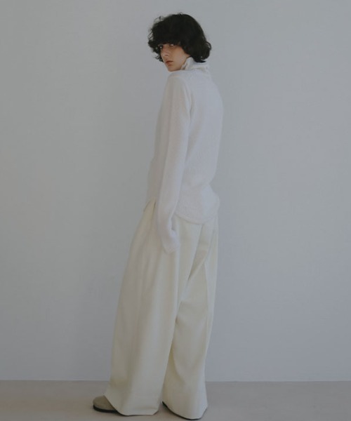 ETRE TOKYO(エトレトウキョウ)の「ベルテッドタックワイドパンツ(その他パンツ・レディース・オフホワイト/ブラック/グレイッシュベージュ・S/M)」の5枚目の写真