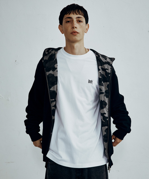 BROWNBREATH（ブラウンブレス）の「TAG OG LONGSLEEVE - WHITE（Tシャツ/カットソー・レディース・その他・SMALL/MEDIUM/LARGE/X-LARGE/2XL）」の3枚目の写真