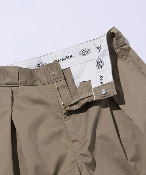 FREAK'S STORE(フリークスストア)の「限定展開 Dickies×FREAK'S STORE ディッキーズ 別注 ワイドシルエット クロスタック ワークショーツ 短パン ハーフパンツ ショートパンツ(その他パンツ・メンズ・ベージュ/インディゴブルー/ブラック/ブラック系その他・SMALL/MEDIUM/LARGE)」の18枚目の写真