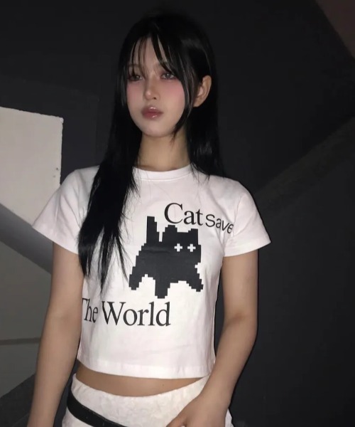 CATSAVETHEWORLD(キャットセーブザワールド)の「◇CATSAVETHEWORLD◇ブランド直輸入正規品/ピクセルアートクロップティー Pixel Crop T(Tシャツ/カットソー・レディース・ブラック/ホワイト・FREE)」の1枚目の写真