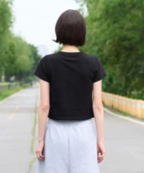 CATSAVETHEWORLD(キャットセーブザワールド)の「◇CATSAVETHEWORLD◇ブランド直輸入正規品/ピクセルアートクロップティー Pixel Crop T(Tシャツ/カットソー・レディース・ブラック/ホワイト・FREE)」の6枚目の写真
