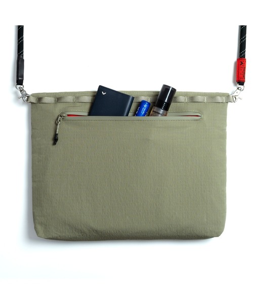 Topologie(トポロジー)の「Utility Musette Messenger(ユーティリティ ミュゼット メッセンジャー)(ショルダーバッグ・レディース・ブラック/モスグリーン・ONE SIZE)」の5枚目の写真