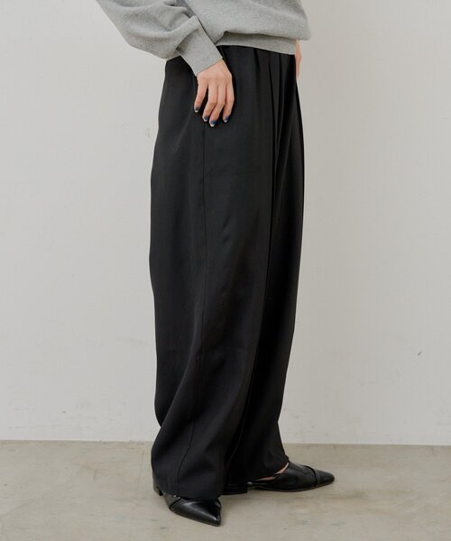 Kastane(カスタネ)の「【UNISEX/2サイズ展開】ボックスプリーツスラックス(その他パンツ・メンズ・ブラック/グレー/ネイビー・2/1)」の11枚目の写真