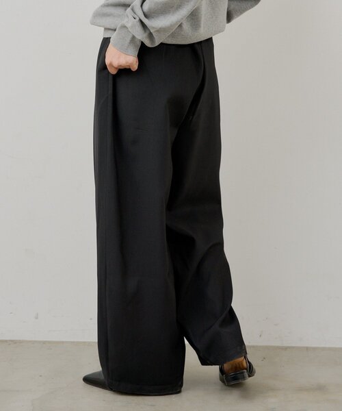 Kastane(カスタネ)の「【UNISEX/2サイズ展開】ボックスプリーツスラックス(その他パンツ・メンズ・ブラック/グレー/ネイビー・2/1)」の12枚目の写真