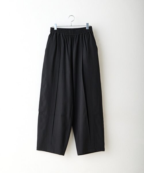 Kastane(カスタネ)の「【UNISEX/2サイズ展開】ボックスプリーツスラックス(その他パンツ・メンズ・ブラック/グレー/ネイビー・2/1)」の15枚目の写真