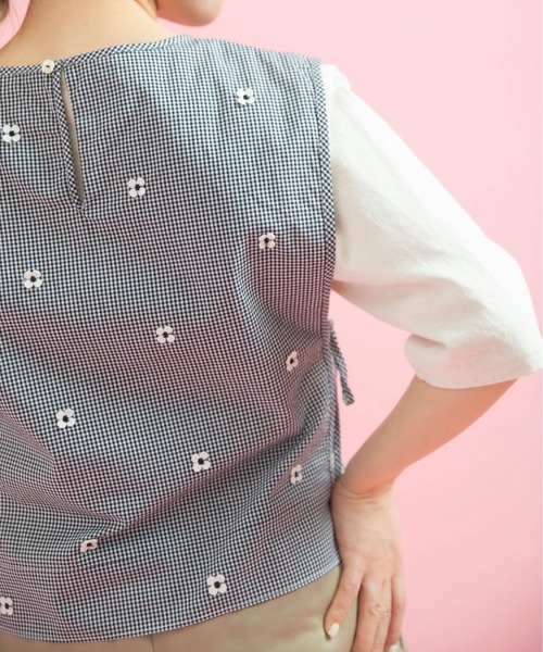 Dot&Stripes CHILD WOMAN(ドットアンドストライプス チャイルドウーマン)の「小花オンケミ刺繍 スクエアベスト(ベスト・レディース・ブラック/その他/ホワイト・FREE)」の7枚目の写真