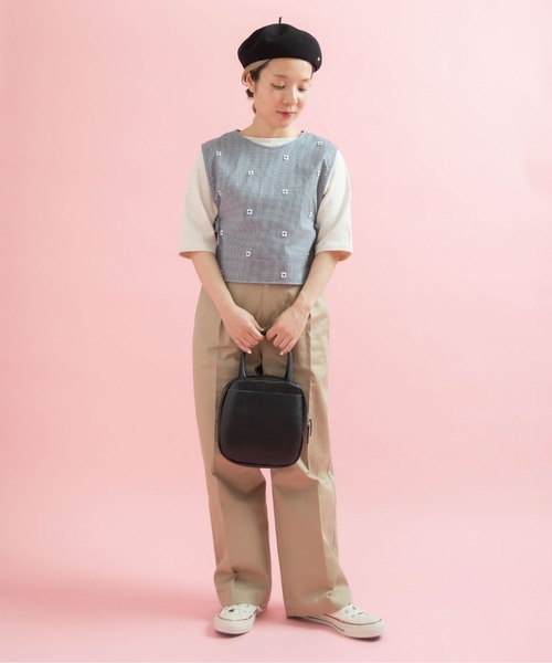 Dot&Stripes CHILD WOMAN(ドットアンドストライプス チャイルドウーマン)の「小花オンケミ刺繍 スクエアベスト(ベスト・レディース・ブラック/その他/ホワイト・FREE)」の8枚目の写真