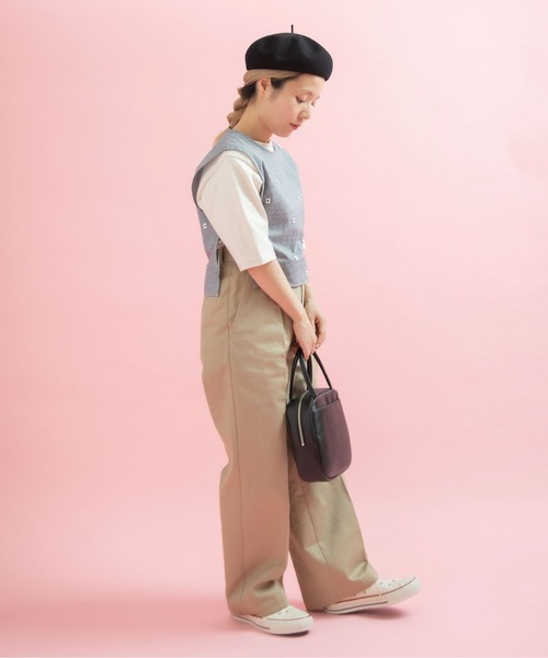 Dot&Stripes CHILD WOMAN(ドットアンドストライプス チャイルドウーマン)の「小花オンケミ刺繍 スクエアベスト(ベスト・レディース・ブラック/その他/ホワイト・FREE)」の9枚目の写真
