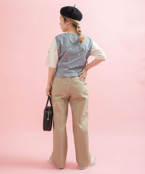 Dot&Stripes CHILD WOMAN(ドットアンドストライプス チャイルドウーマン)の「小花オンケミ刺繍 スクエアベスト(ベスト・レディース・ブラック/その他/ホワイト・FREE)」の10枚目の写真
