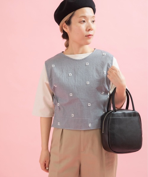 Dot&Stripes CHILD WOMAN(ドットアンドストライプス チャイルドウーマン)の「小花オンケミ刺繍 スクエアベスト(ベスト・レディース・ブラック/その他/ホワイト・FREE)」の4枚目の写真
