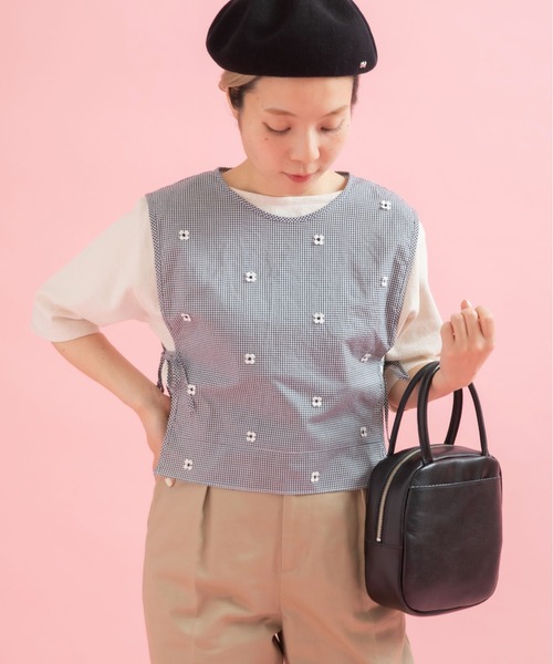 Dot&Stripes CHILD WOMAN(ドットアンドストライプス チャイルドウーマン)の「小花オンケミ刺繍 スクエアベスト(ベスト・レディース・ブラック/その他/ホワイト・FREE)」の5枚目の写真