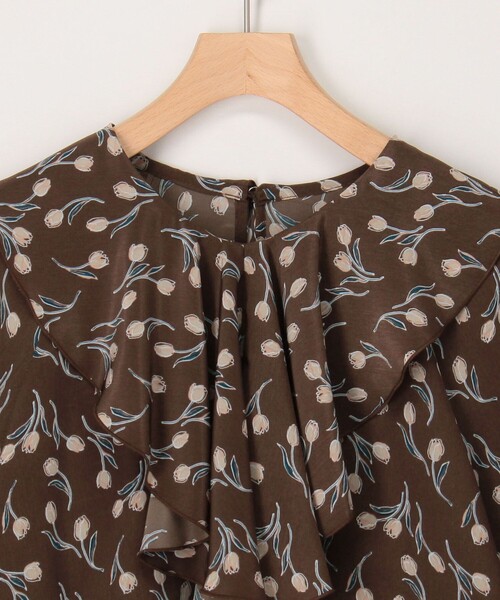 MICO COULIER（ミコクリエ）の「チューリッププリントフリルブラウス（シャツ/ブラウス・レディース・ブラウン系その他/ブルー系その他・38）」の9枚目の写真