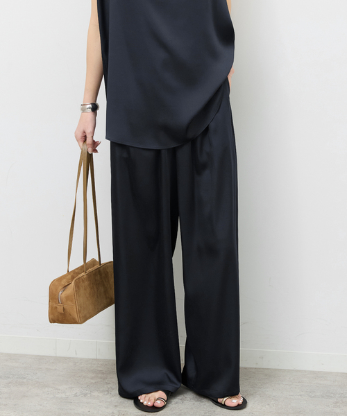JOURNAL STANDARD relume（ジャーナルスタンダード　レリューム）の「サテンイージーパンツ（その他パンツ・レディース・ネイビー/ベージュ・FREE）」の2枚目の写真