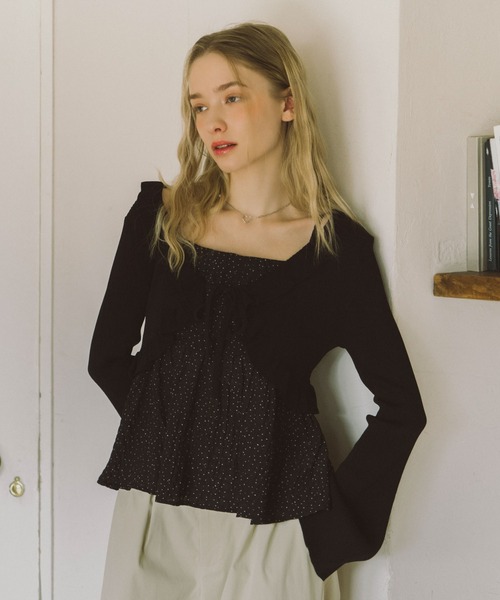 archives（アルシーヴ）の「フリルニットＣＤ×ドットキャミビスチェＳＥＴ（アンサンブル・レディース・グレー/オフホワイト/アイボリー/ブラック・MEDIUM）」の4枚目の写真