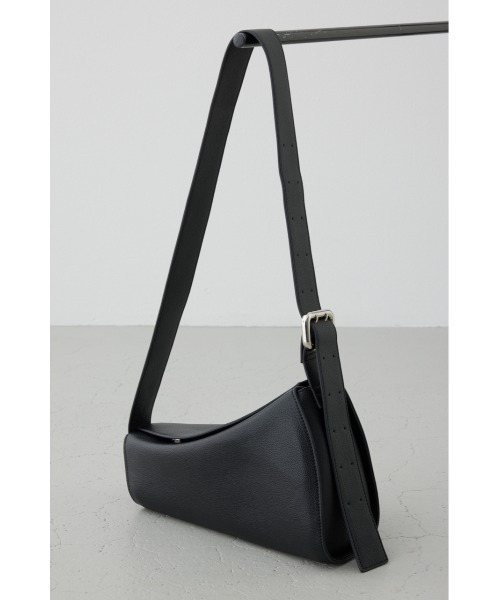 AZUL by moussy（アズールバイマウジー）の「フェイクレザークロスボディバッグ（ボディバッグ/ウエストポーチ・レディース・ブラック/アイボリー・FREE）」の22枚目の写真