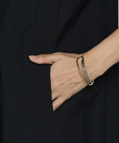 COMME CA（コムサ）の「ネオストレッチトロ ジレ（ベスト・レディース・ブラック・9号）」の2枚目の写真