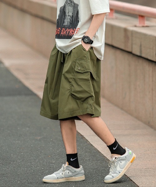 Ressaca(レサーカ)の「ワイドシルエットイージーカーゴショートパンツ(カーゴパンツ・メンズ・ブラック/カーキ・M/L/XL)」の13枚目の写真