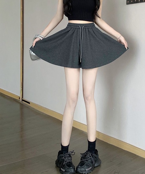 shyam inspiration(シャムインスピレーション)の「シンプルフレアスウェットショートパンツ/スカートパンツ(その他パンツ・レディース・アイボリー/グレー/ブラック・M/L)」の9枚目の写真