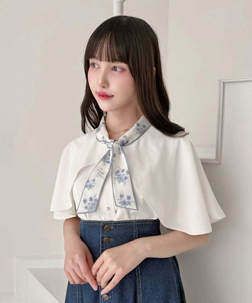 an another angelus（アンアナザーアンジェラス）の「スミレスカーフタイケープブラウス（シャツ/ブラウス・レディース・ピンク/ブルー・FREE）」の2枚目の写真