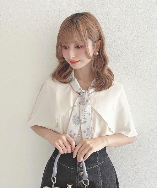 an another angelus（アンアナザーアンジェラス）の「スミレスカーフタイケープブラウス（シャツ/ブラウス・レディース・ピンク/ブルー・FREE）」の16枚目の写真