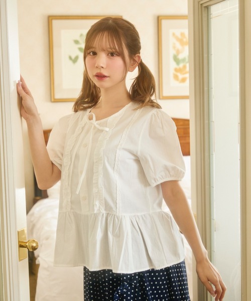 TITTY&CO.（ティティーアンドコー）の「フロントフリルブラウス（シャツ/ブラウス・レディース・ミント/サックスブルー/ホワイト・FREE）」の2枚目の写真