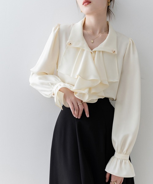 &soiree(アンドソワレ)の「クラシカルドレープブラウス(シャツ/ブラウス・レディース・アイボリー・LARGE/MEDIUM/SMALL/X-LARGE)」の3枚目の写真