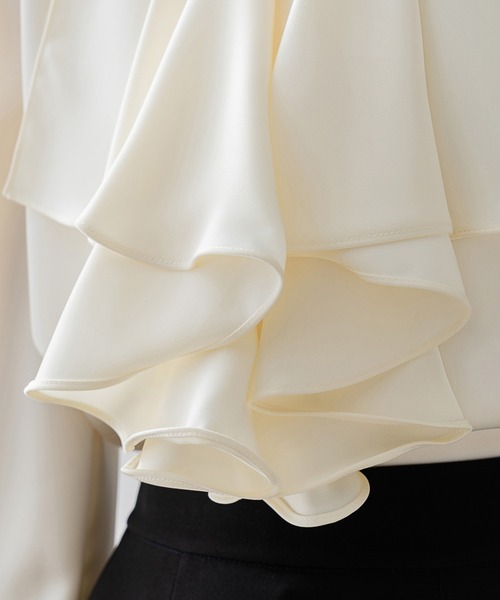 &soiree(アンドソワレ)の「クラシカルドレープブラウス(シャツ/ブラウス・レディース・アイボリー・LARGE/MEDIUM/SMALL/X-LARGE)」の4枚目の写真