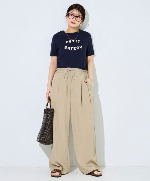 FREAK'S STORE(フリークスストア)の「限定展開 ナイロン ワッシャー タック パンツ(その他パンツ・レディース・ブラック/ブルーグリーン/ベージュ/オレンジ/ネイビー/ブラウン・SMALL/MEDIUM)」の4枚目の写真