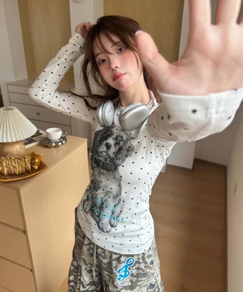 MAISON DE THERESE(メゾン ド テレーズ)の「水玉 子犬プリント スリムフィット クルーネック 長袖 T シャツ レディース 春新作トップス(Tシャツ/カットソー・レディース・グレー/ホワイト・M)」の7枚目の写真