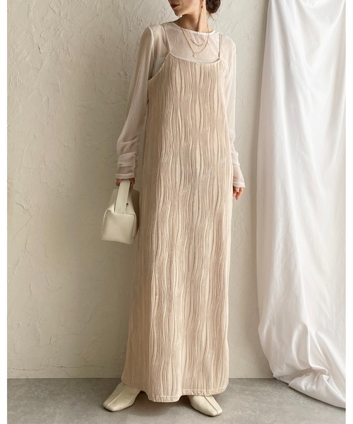 She's Closet(シーズクローゼット)の「ウェーブ波柄 ロング丈 ピンタック プリーツキャミワンピース(ワンピース・レディース・アイボリー/ブラック/ブラウン・FREE)」の12枚目の写真