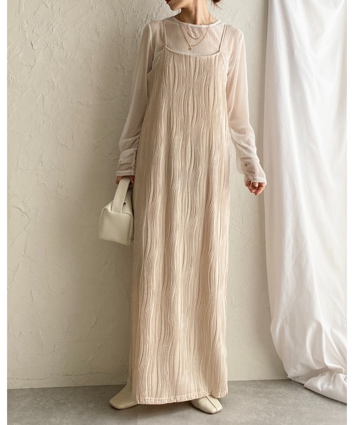 She's Closet(シーズクローゼット)の「ウェーブ波柄 ロング丈 ピンタック プリーツキャミワンピース(ワンピース・レディース・アイボリー/ブラック/ブラウン・FREE)」の13枚目の写真